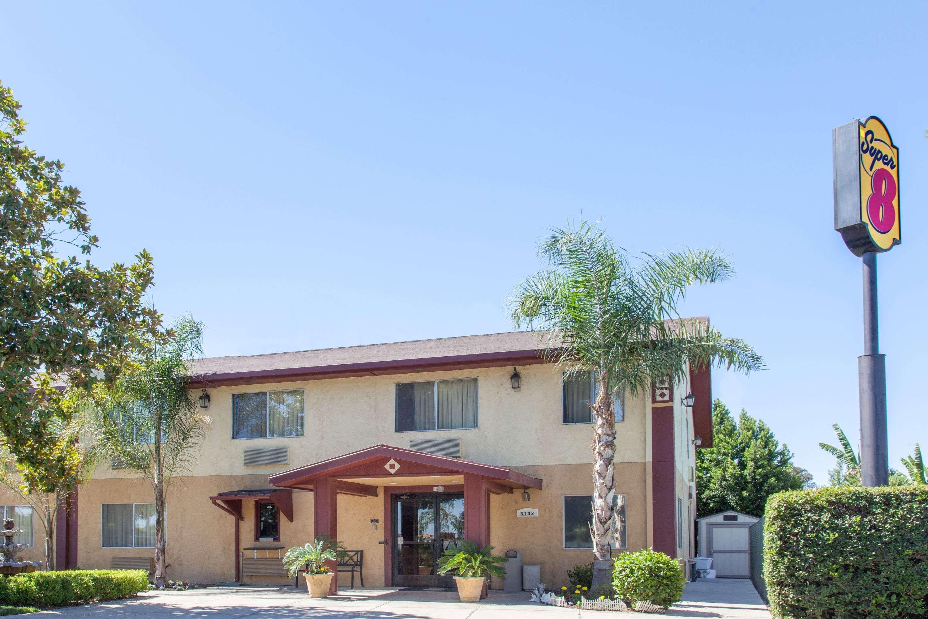 Super 8 By Wyndham Selma/Fresno Area Hotel Exterior photo
